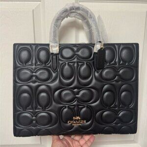 NWT Coach Maggie Tote Bag In Signature Leather CY672 Large size in Gold/Black